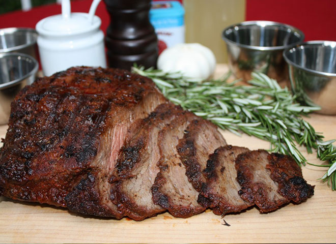 rubbed and grilled beef tri tip au jus