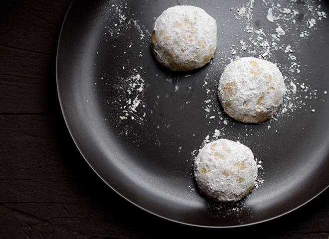chai spiced snowdrop cookies