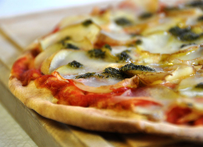 roasted roma tomato flatbread