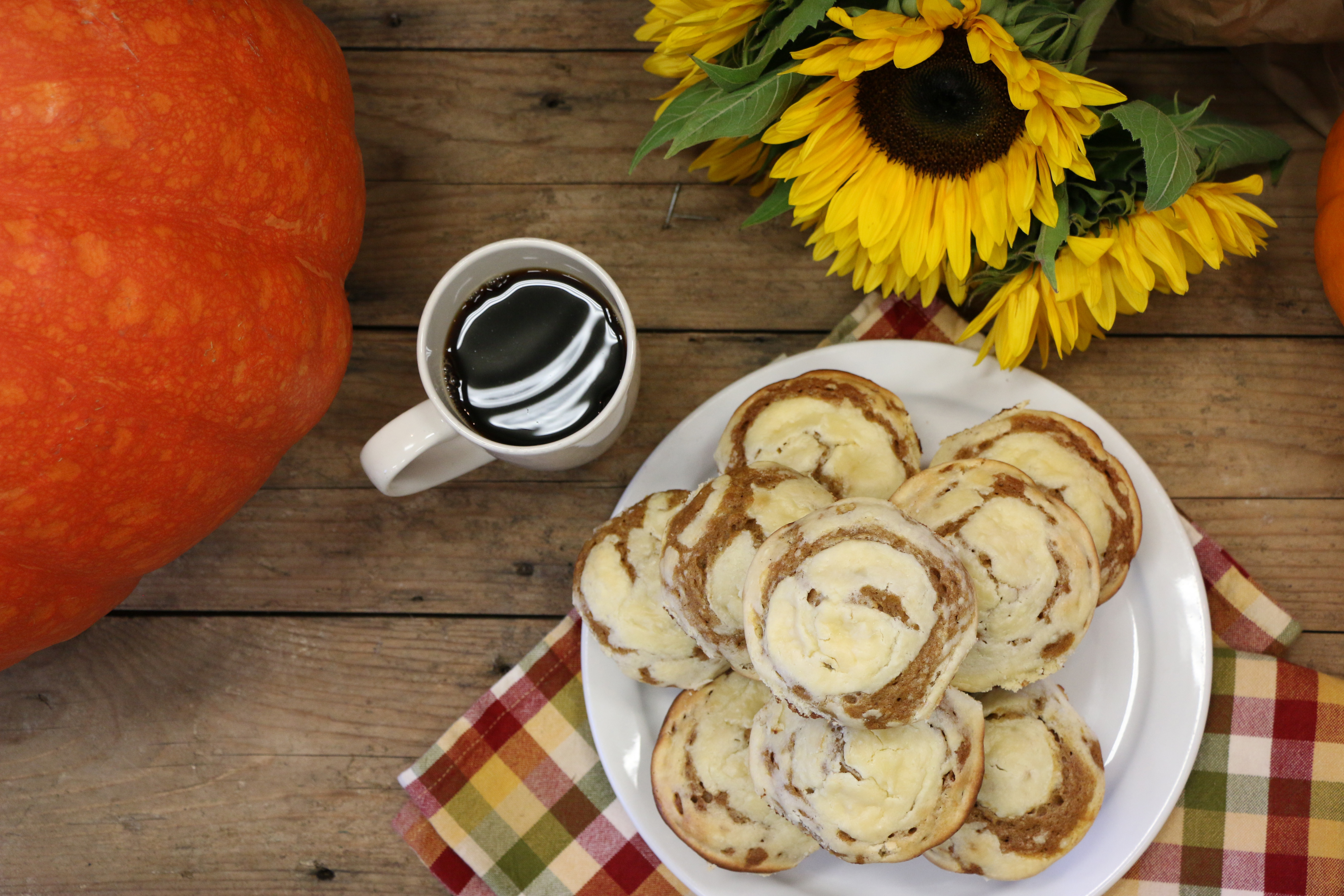 pumpkincreamcheesemuffins-sept2016-lm