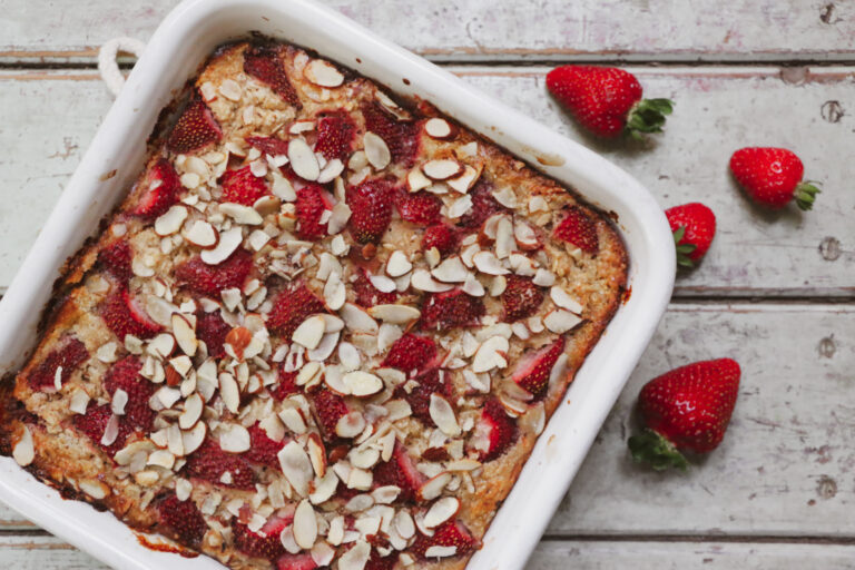 Strawberry Almond Baked Oatmeal